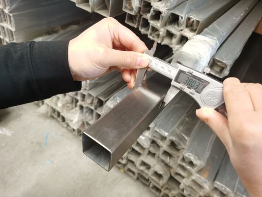 ASTM A479 Ống thép không gỉ vuông được đánh bóng sáng 0,6mm